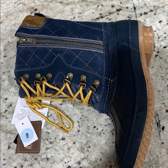 Brand New Khombu Women’s Winter /Rain Boots Size 9 - Picture 3 of 5